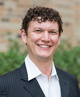 Kenton Murray, Co-Principal Investigator for AI2AI Faculty Research Award Winner,